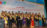 Doanh nghiệp Việt Nam và Lào nhận giải thưởng danh giá