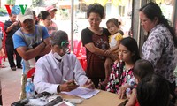 Khám chữa bệnh từ thiện cho Việt kiều tại tỉnh Koh Kong, Campuchia