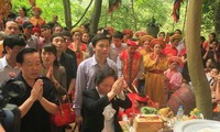 Phó Chủ tịch nước Nguyễn Thị Doan dự và khai hội đền Trần tại Ninh Bình 