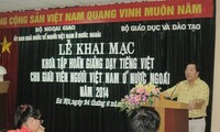Khai mạc lớp tập huấn giảng dạy tiếng Việt cho giáo viên người Việt Nam ở nước ngoài năm 2014