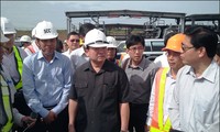 Phó Thủ tướng Hoàng Trung Hải thị sát dự án đường sắt đô thị tại Thành phố Hồ Chí Minh 