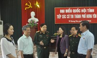 Bộ trưởng Bộ Quốc phòng Phùng Quang Thanh tiếp xúc cử tri Hưng Yên