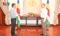 Đại sứ Việt Nam tại Cộng hòa Seychelles trình Thư ủy nhiệm