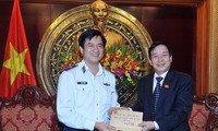 Tăng ni, phật tử Việt Nam tại Pháp quyên góp ủng hộ lực lượng Cảnh sát biển Việt Nam