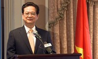 Thủ tướng Nguyễn Tấn Dũng tới  Nay Pyi Taw tham dự Hội nghị cấp cao ASEAN 25