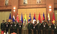 Đại tướng Phùng Quang Thanh tiếp Đoàn Tư lệnh Lục quân các nước ASEAN