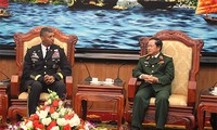 Tư lệnh Lục quân Thái Bình Dương Hoa Kỳ thăm Việt Nam