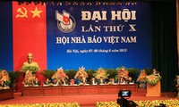 Tổng bí thư Nguyễn Phú Trọng dự Đại hội toàn quốc lần thứ 10 Hội Nhà báo Việt Nam