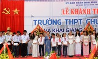 Phó Chủ tịch nước Nguyễn Thị Doan dự khai giảng Trường THPT chuyên Biên Hòa, tỉnh Hà Nam