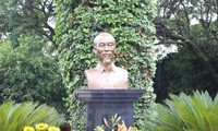 Khánh thành tượng đài Chủ tịch Hồ Chí Minh tại Đại sứ quán Việt Nam tại Mexico 