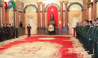 Chủ tịch nước Trương Tấn Sang trao quyết định thăng cấp bậc hàm Đại tướng