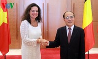 Chủ tịch Quốc hội Nguyễn Sinh Hùng đón, hội đàm với Chủ tịch Thượng viện Vương Quốc Bỉ 