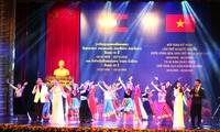 Mít tinh trọng thể kỷ niệm 40 năm Quốc khánh nước CHDCND Lào tại Hà Nội