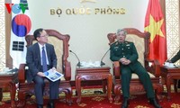 Thứ trưởng Bộ Quốc Phòng tiếp Giám đốc KOICA tại Việt Nam