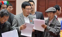 Phó Thủ tướng Phạm Bình Minh tiếp xúc cử tri tỉnh Quảng Ninh