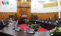 Phó Thủ tướng Nguyễn Xuân Phúc tiếp bộ trưởng bộ cơ sở hạ tầng và môi trường Hà Lan