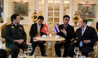 Bộ trưởng Quốc phòng Việt Nam gặp song phương Bộ trưởng Quốc phòng các nước ASEAN