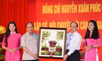 Thủ tướng Nguyễn Xuân Phúc khuyến khích sinh viên tu dưỡng học giỏi