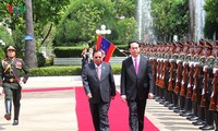 Chủ tịch nước Trần Đại Quang bắt đầu chuyến thăm cấp nhà nước tới CHDCND Lào