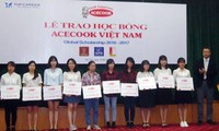 60 sinh viên xuất sắc nhận học bổng của Acecook Việt Nam trị giá 30.000 USD
