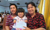 181 học sinh nghèo hiếu học được trao học bổng Nguyễn Đức Cảnh 
