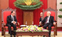 Tổng thống Cộng hòa Pháp Francois Hollande kết thúc tốt đẹp chuyến thăm cấp Nhà nước tới Việt Nam