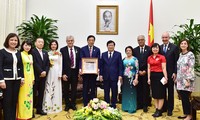 Phó Thủ tướng Trịnh Đình Dũng tiếp Chủ tịch Hiệp hội Chữ thập đỏ và Trăng lưỡi liềm đỏ quốc tế