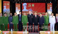 Phó Thủ tướng Thường trực Chính phủ Trương Hòa Bình dự chương trình “Giữ cho cuộc sống bình yên”