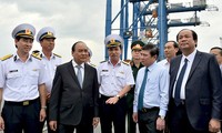 Thủ tướng Nguyễn Xuân Phúc làm việc với Tổng Công ty Tân cảng Sài Gòn 