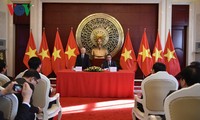 Tổng Bí thư Nguyễn Phú Trọng thăm Đại sứ quán Việt Nam tại Trung Quốc