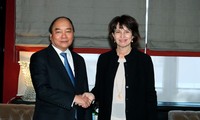 Thủ tướng Nguyễn Xuân Phúc tham dự các phiên đối thoại tại Hội nghị WEF Davos