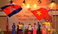 Cộng đồng người Việt Nam tại Campuchia và Algeria đón xuân Đinh Dậu 2017