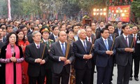 Thủ tướng Nguyễn Xuân Phúc dự lễ hội gò Đống Đa