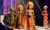 Lễ hội áo dài Thành phố Hồ Chí Minh 2017 thu hút khoảng 70.000 du khách