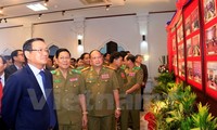 Ấn tượng triển lãm ảnh về hợp tác giữa Bộ An ninh Lào và Bộ Công an Việt Nam