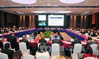 Ngày làm việc đầu tiên của Hội nghị lần thứ Ba các quan chức cao cấp APEC (SOM 3)