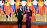 Chủ tịch Quốc hội Nguyễn Thị Kim Ngân tiếp Thủ tướng Lào Thongloun Sisoulith