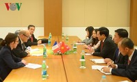 Phó Thủ tướng, Bộ trưởng Ngoại giao Phạm Bình Minh tiếp xúc song phương trong khuôn  khổ ASEM 13
