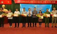 Trao giải cuộc thi trắc nghiệm “Tìm hiểu lịch sử quan hệ đặc biệt Việt Nam – Lào”