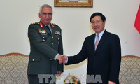 Phó Thủ tướng, Bộ trưởng Ngoại giao Phạm Bình Minh tiếp Chủ tịch Ủy ban Quân sự Liên minh châu Âu
