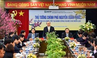 Thủ tướng Chính phủ Nguyễn Xuân Phúc thăm và làm việc tại Khu Công nghệ cao Hòa Lạc