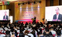 Thủ tướng Nguyễn Xuân Phúc dự hội nghị gặp mặt các nhà đầu tư lần thứ 10 tại Nghệ An