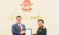 Đại tướng Ngô Xuân Lịch tiếp Đại sứ đặc mệnh toàn quyền Nhà nước Israel tại Việt Nam 