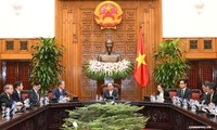Thủ tướng Nguyễn Xuân Phúc tiếp Chủ tịch Liên đoàn Công nghiệp Hàn Quốc