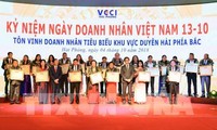 Lễ Tôn vinh doanh nhân tiêu biểu khu vực duyên hải phía Bắc năm 2018