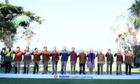 Thủ tướng Nguyễn Xuân Phúc gặp các nhà lãnh đạo ASEAN nhân dịp Hội nghị thường niên IMF-WB 