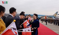 Chủ tịch Quốc hội thăm ĐSQ Việt Nam và gặp gỡ kiều bào tại Hàn Quốc