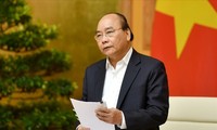 Thủ tướng Nguyễn Xuân Phúc chủ trì họp Tiểu ban Kinh tế Xã hội