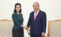 Thủ tướng tiếp Đại sứ Bulgaria và Uruguay tại Việt Nam