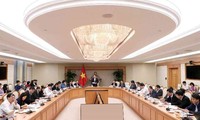 Phó Thủ tướng Vương Đình Huệ chủ trì phiên họp đánh giá kết quả điều hành giá và kiểm soát lạm phát quý 1